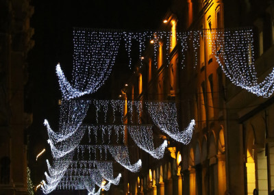 Via Indipendenza Natale luminarie 2015